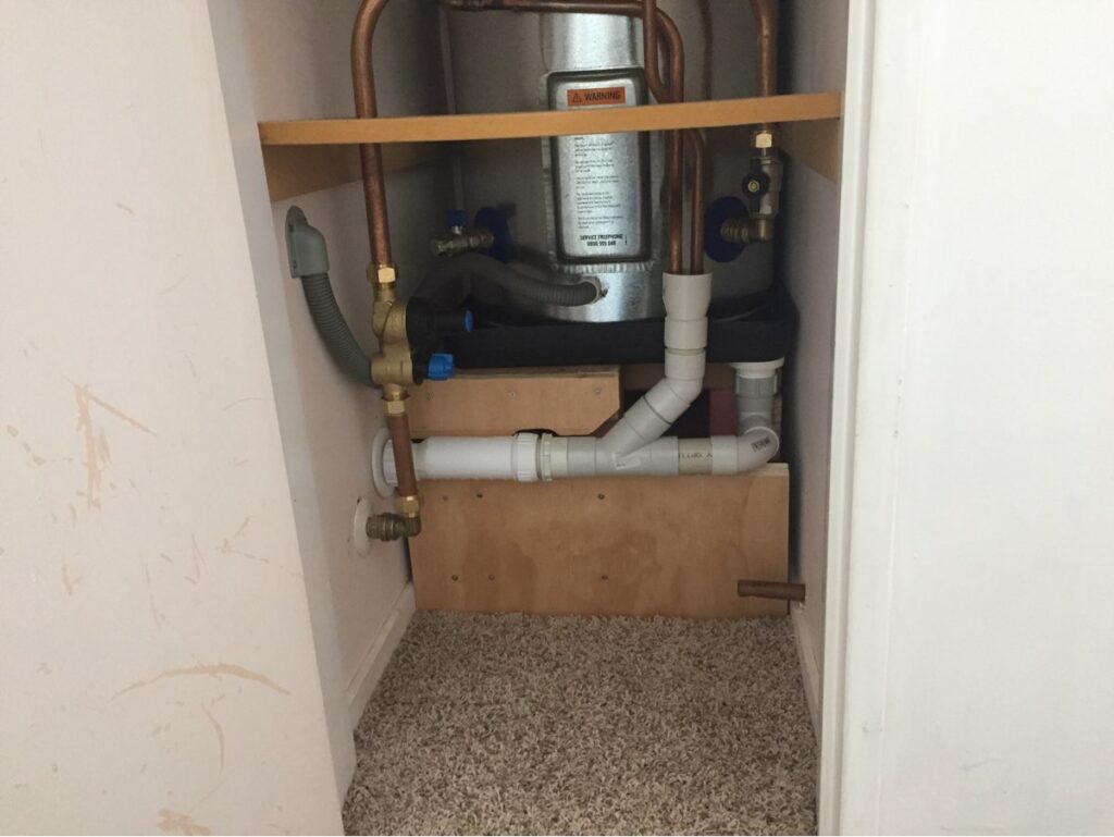Wellington plumbers install hot water system